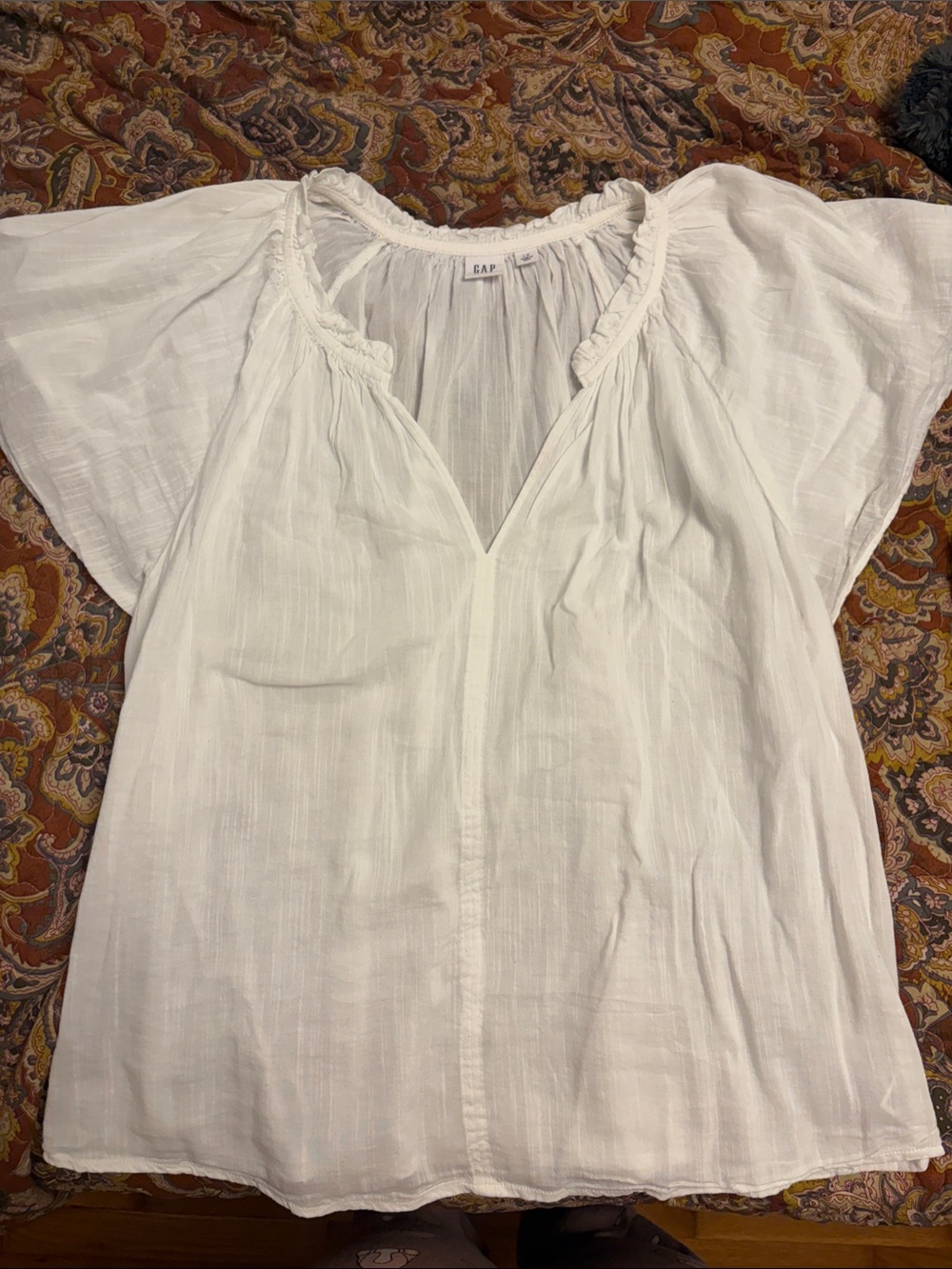 GAP White V-Neck Flutter Sleeve Blouse